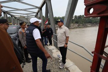 Pantau Progres Rehabilitasi, Mendagri Tinjau Jembatan di Bireuen Pasca Bencana